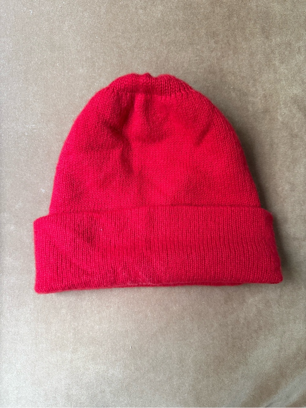 Golightly Cashmere Featherweight Watchcap in ruby - Picture 2 of 4